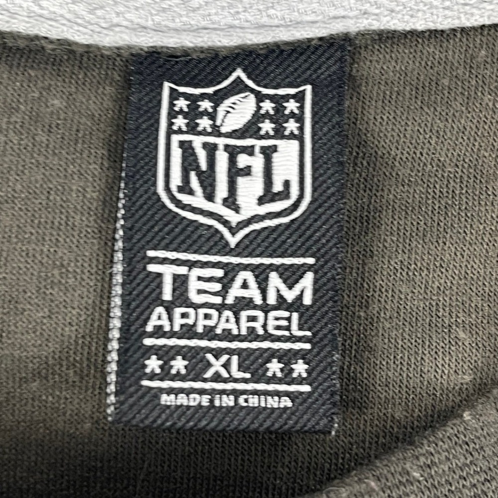 Tampa Bay Buccaneers NFL Men XL Black Colorblock Embroidered Fleece Sweatshirt - Picture 3 of 9